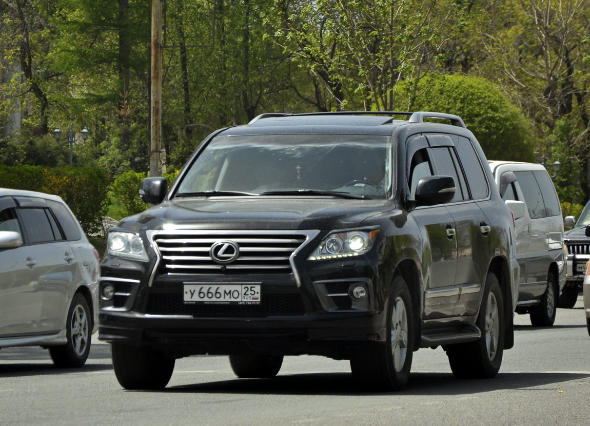 у 666 мо 25, Lexus LX 3rd gen (J200), 1st facelift, 2012–2015