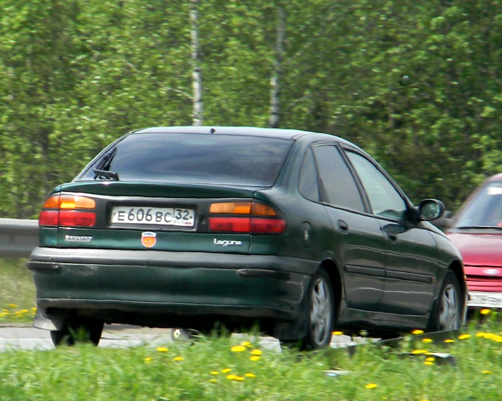 е 606 вс 32, Renault Laguna 1st gen Liftback (X56), 1994–2000