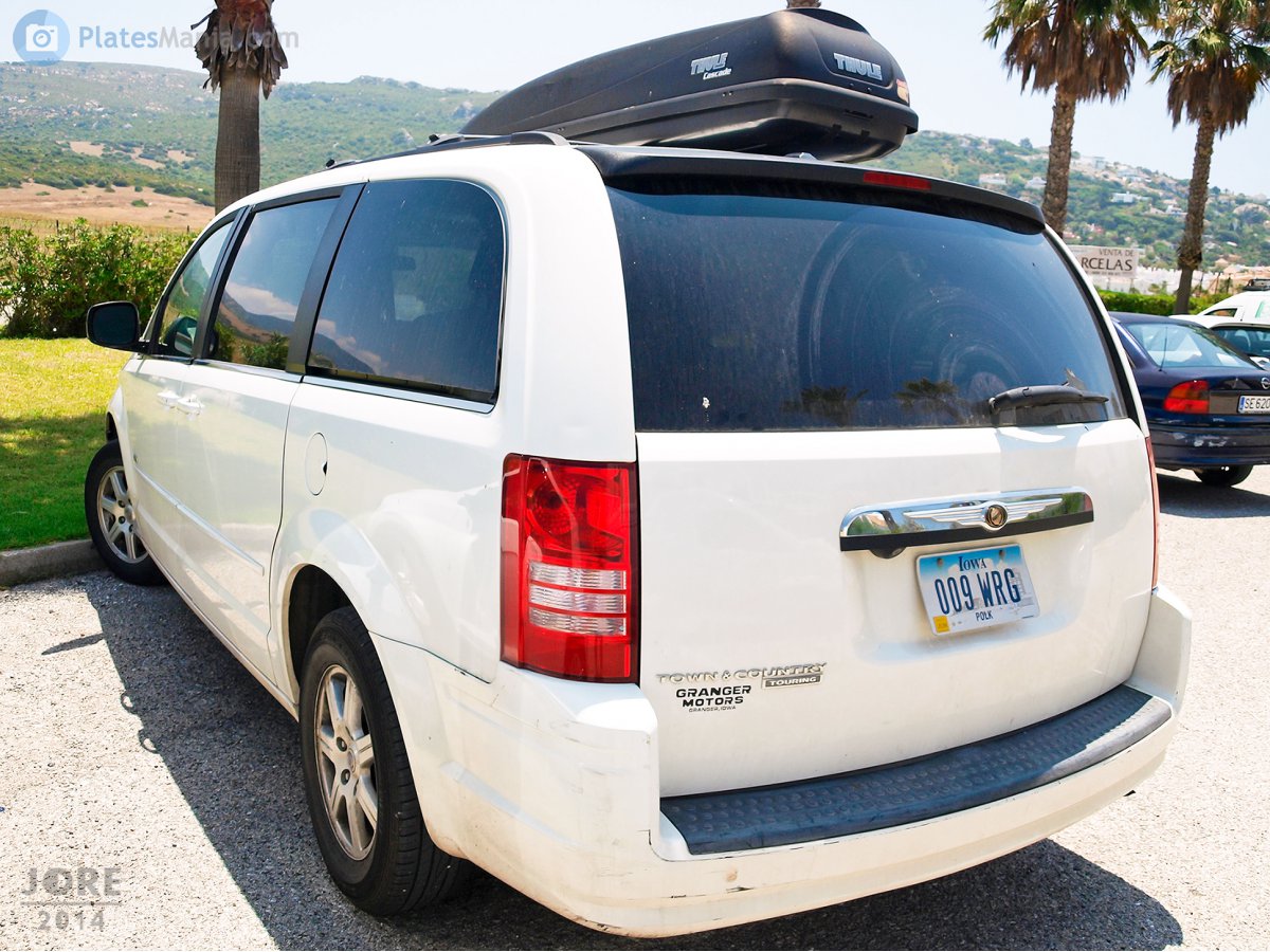 009 WRG, Chrysler Town&Country 5th gen Minivan (RT), 2007–2010