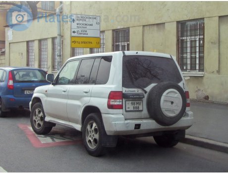 98 MV 888, Mitsubishi Pajero iO