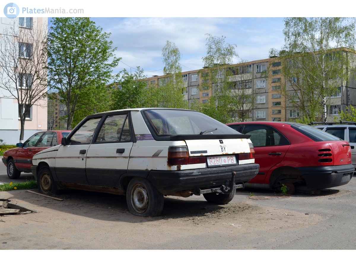 8280 PB, Renault 11 1st gen 5-door Hatch (X37), 1981–1986