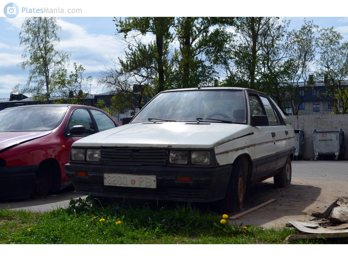 8280 PB, Renault 11 1st gen 5-door Hatch (X37), 1981–1986