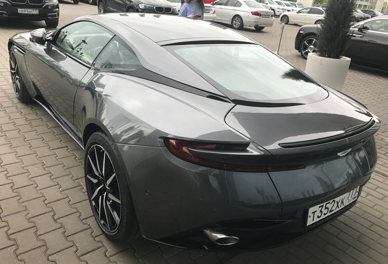 т 352 хк 777, Aston Martin DB11 Coupé (AM5), 2016–2023