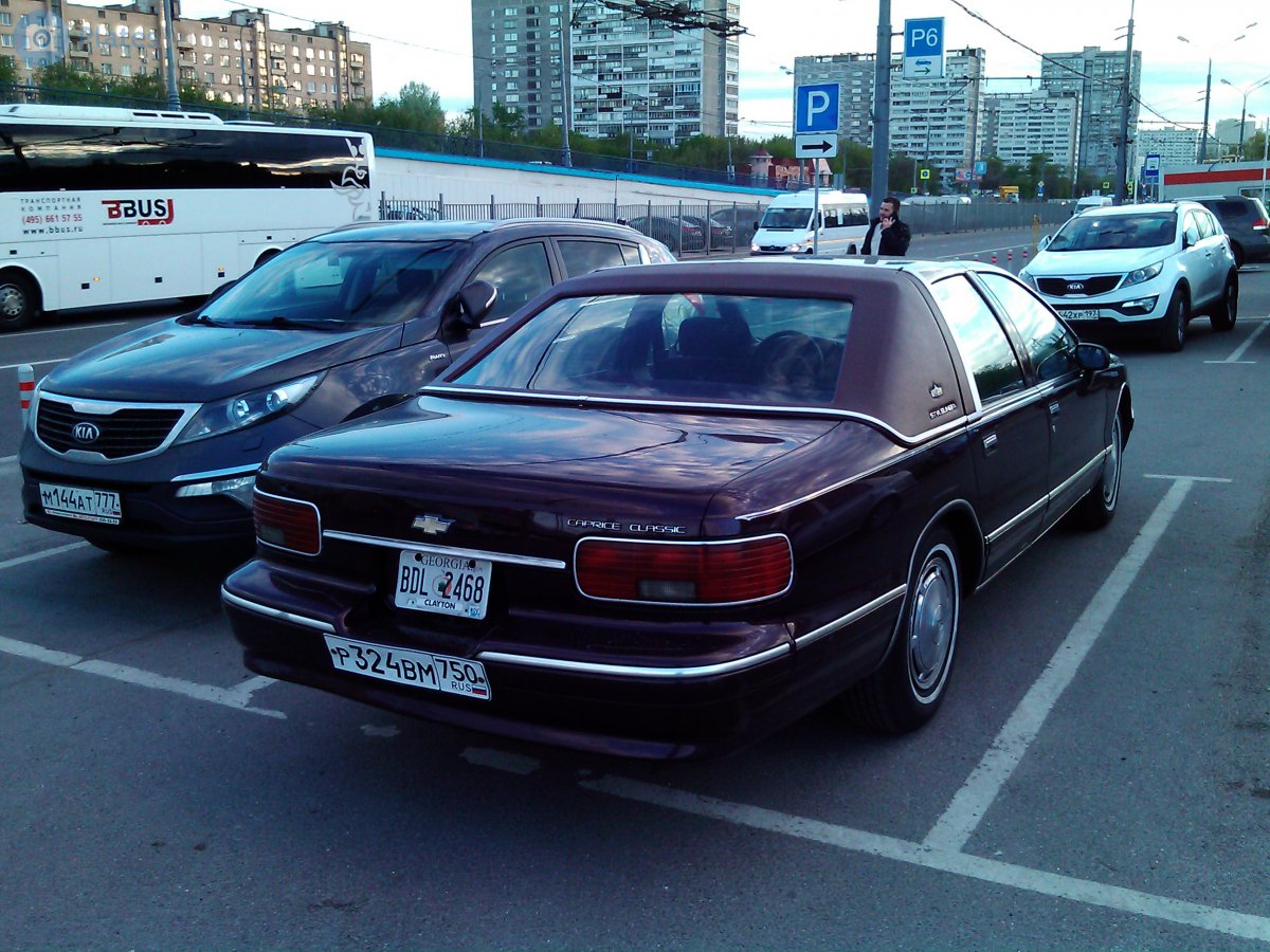 р 324 вм 750, Chevrolet Caprice 4th gen 4-door Sedan (B-body), 1990–1996