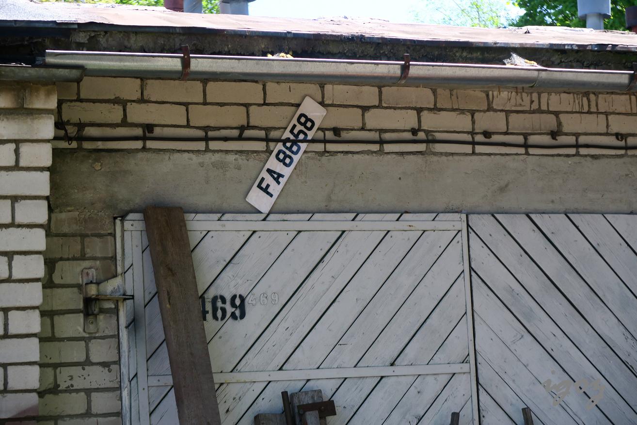 FA8658, License plate without vehicle 