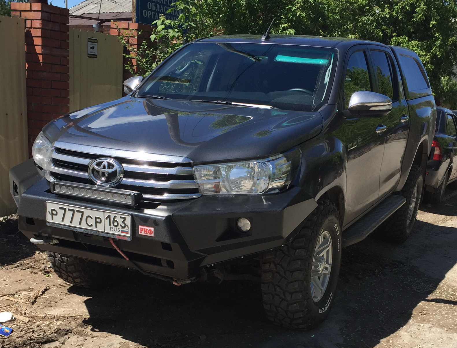 р 777 ср 163, Toyota Hilux 8th gen (AN120/AN130), 2015–