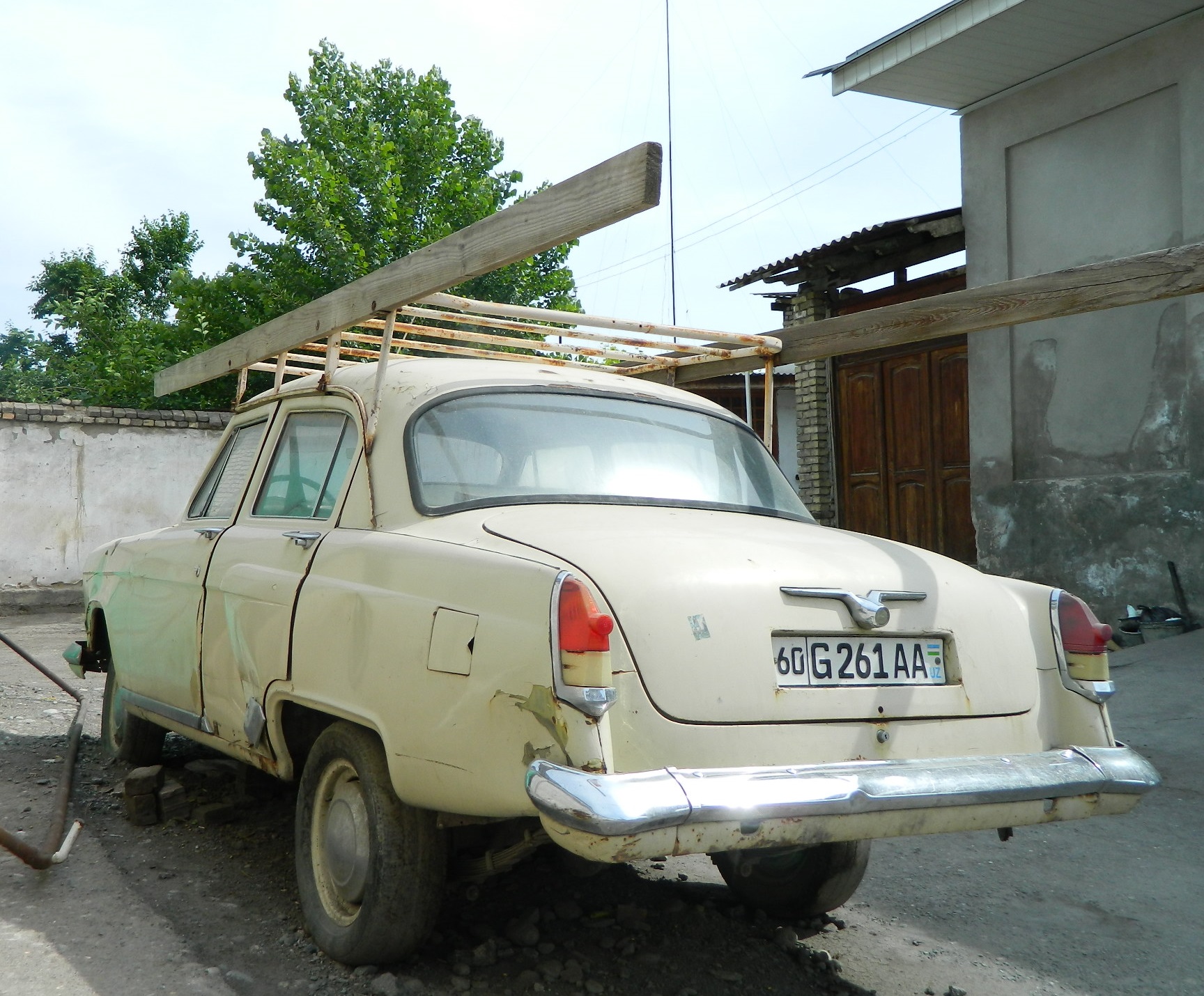 60 G 261 AA, GAZ 21 Волга 