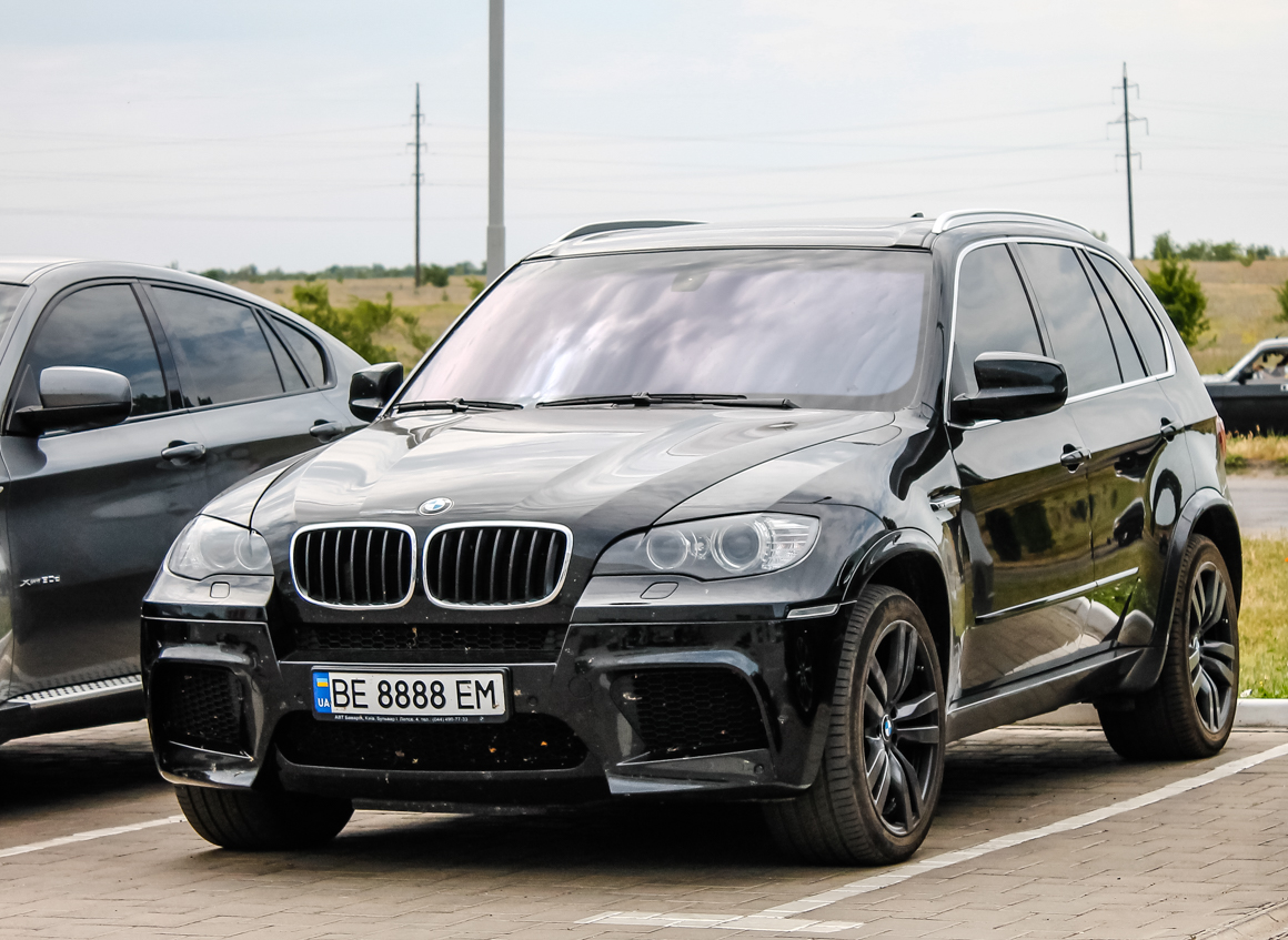 BE 8888 EM, BMW X5M 1st gen (E70), 2009–2013