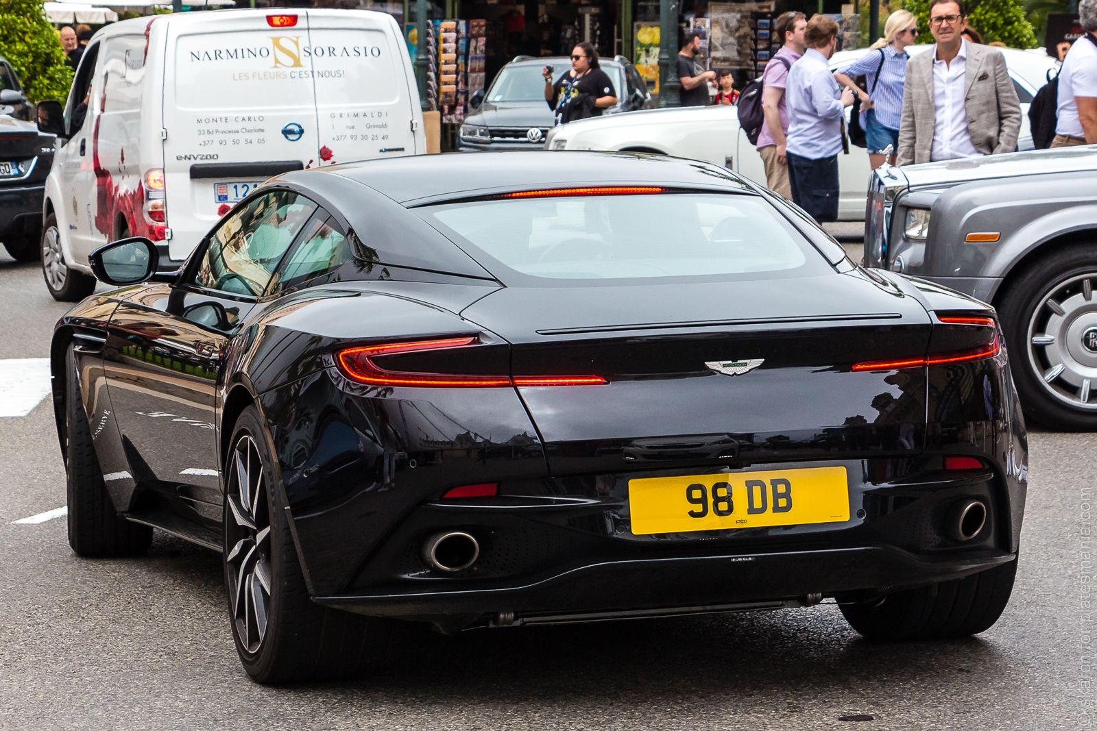 98DB, Aston Martin DB11 Coupé (AM5), 2016–2023