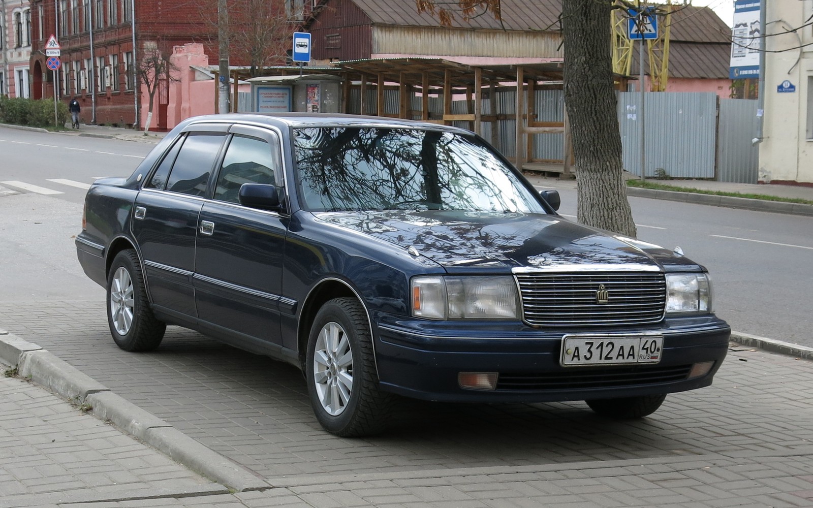 а 312 аа 40, Toyota Crown 10th gen Sedan (S150), 1995–2001