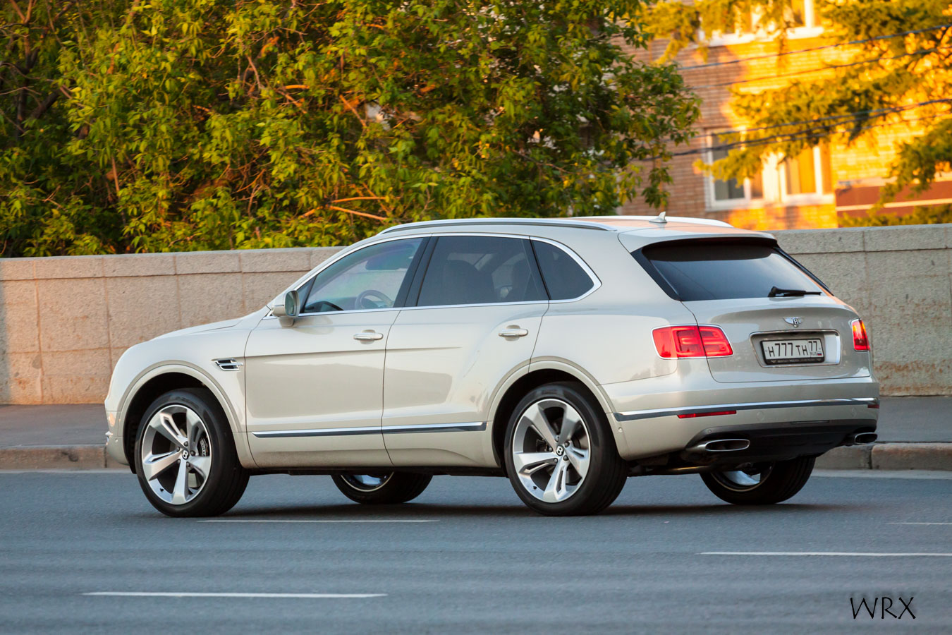 н 777 тн 77, Bentley Bentayga 1st gen (PL71), 2016–2020