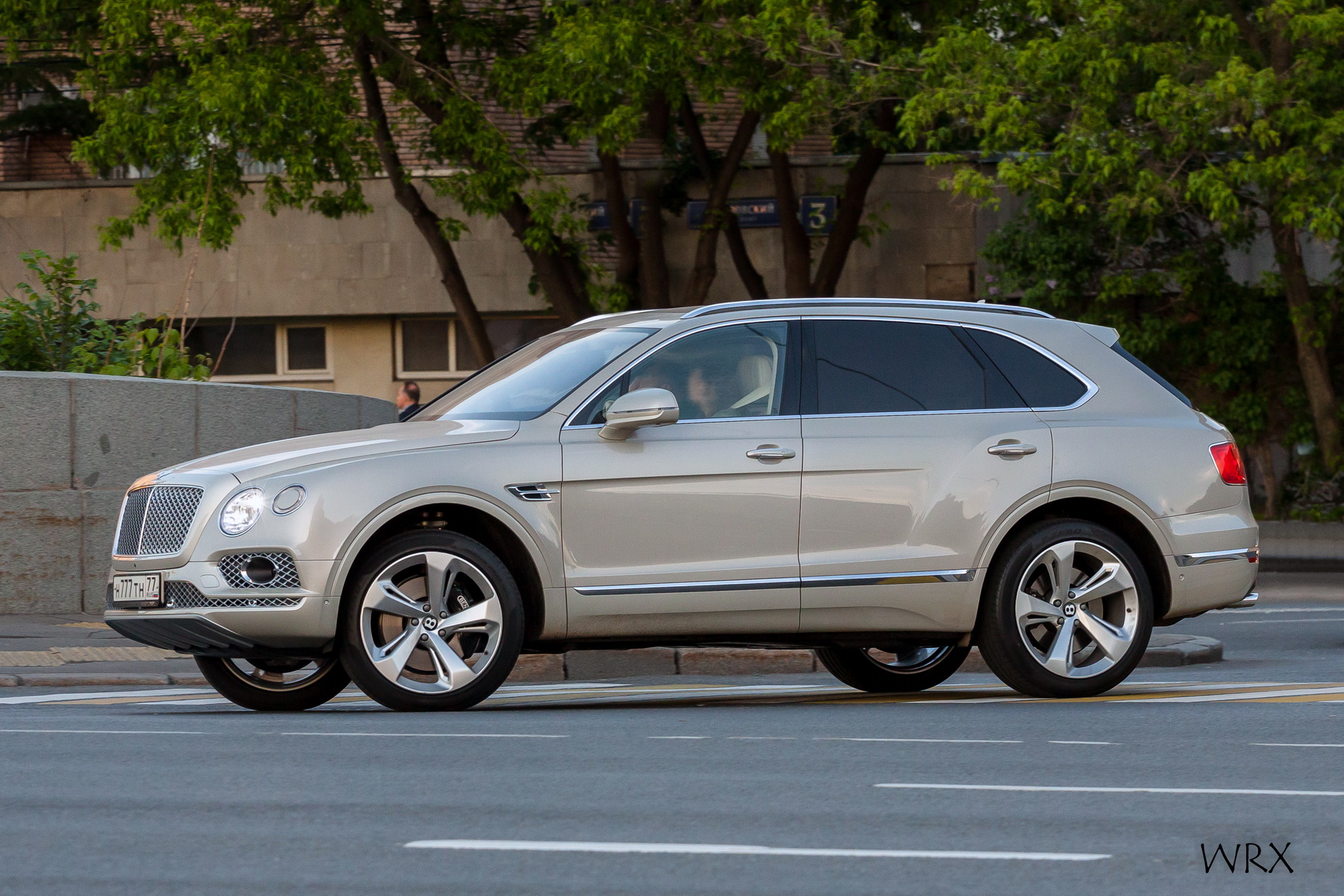 н 777 тн 77, Bentley Bentayga 1st gen (PL71), 2016–2020