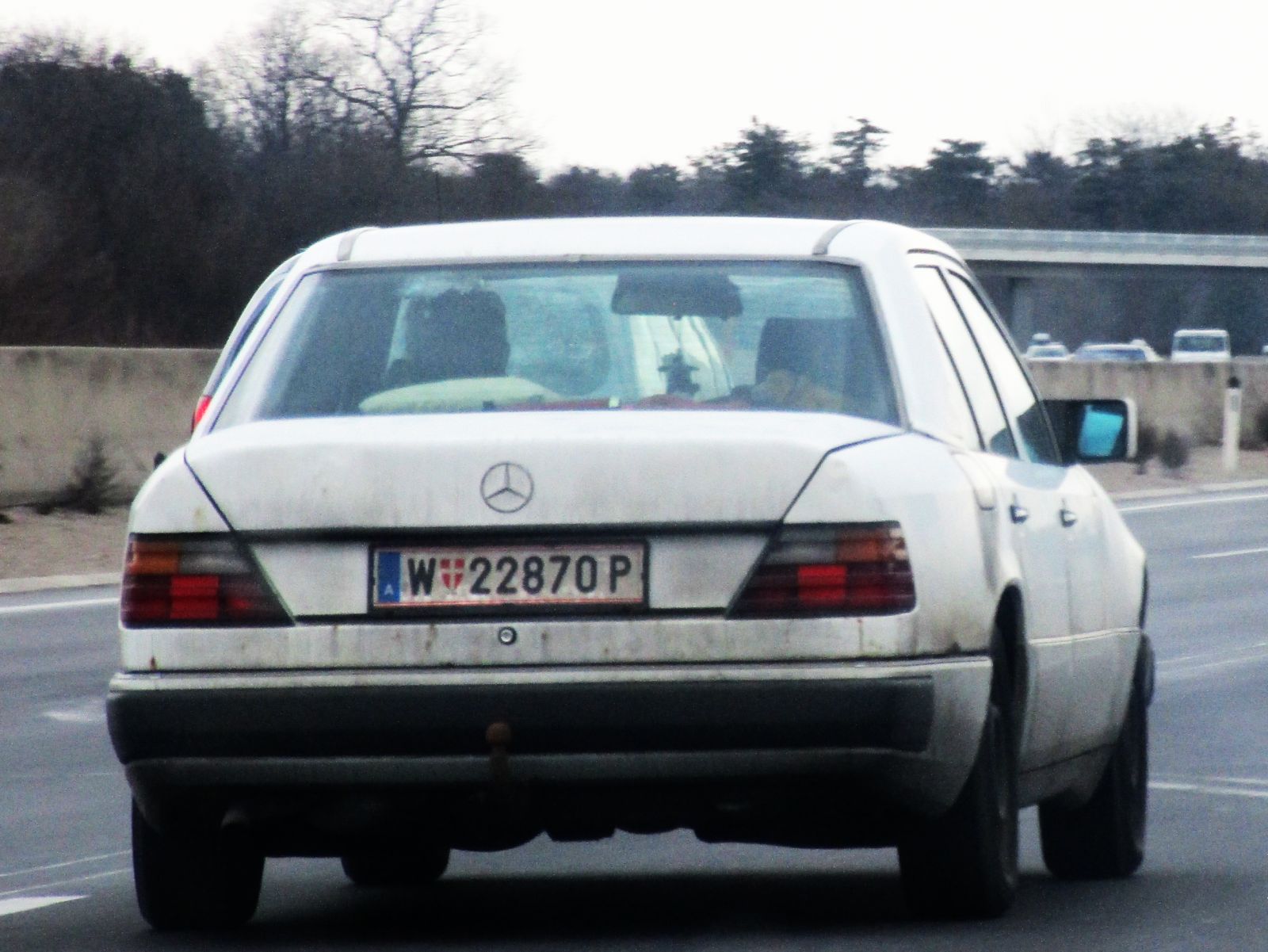W 22870 P, Mercedes-Benz E-Klasse 1st gen Sedan (W124), 1984­–1995