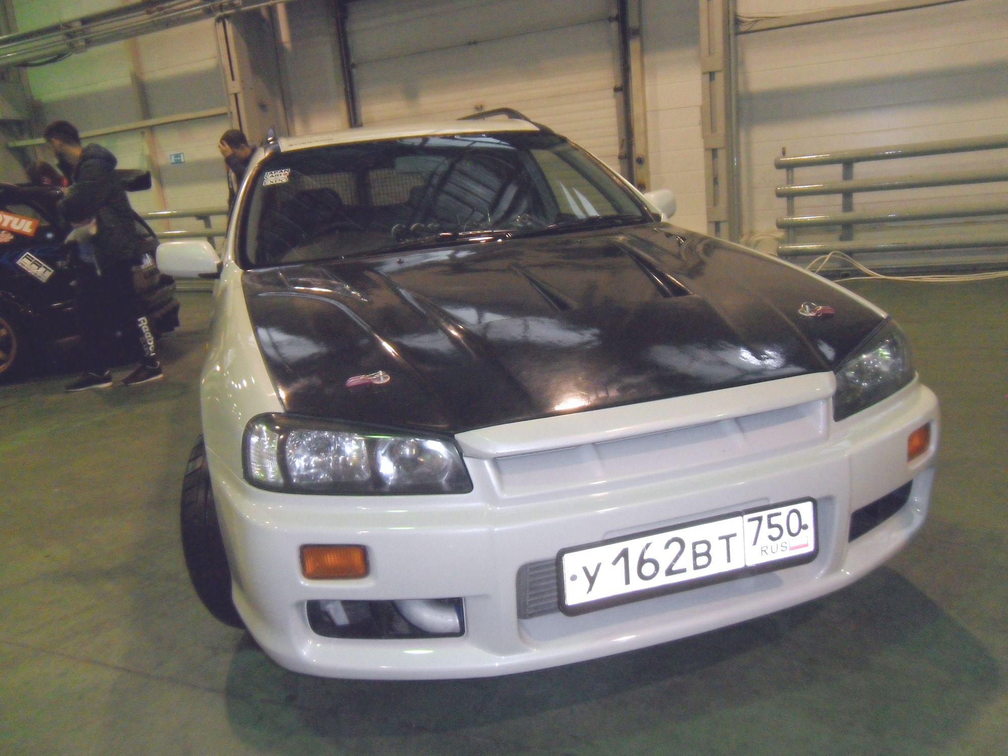 у 162 вт 750, Nissan Stagea 1st gen (WC34), 1996–2001