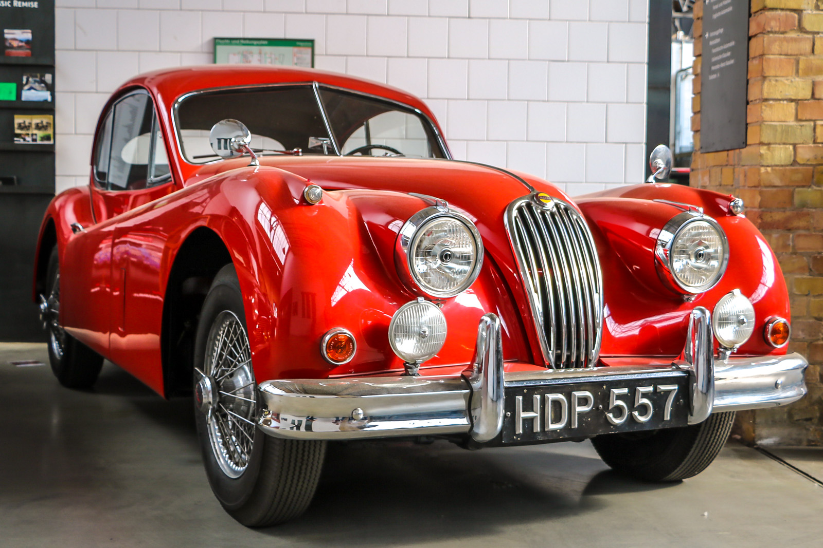 HDP557, Jaguar XK140 