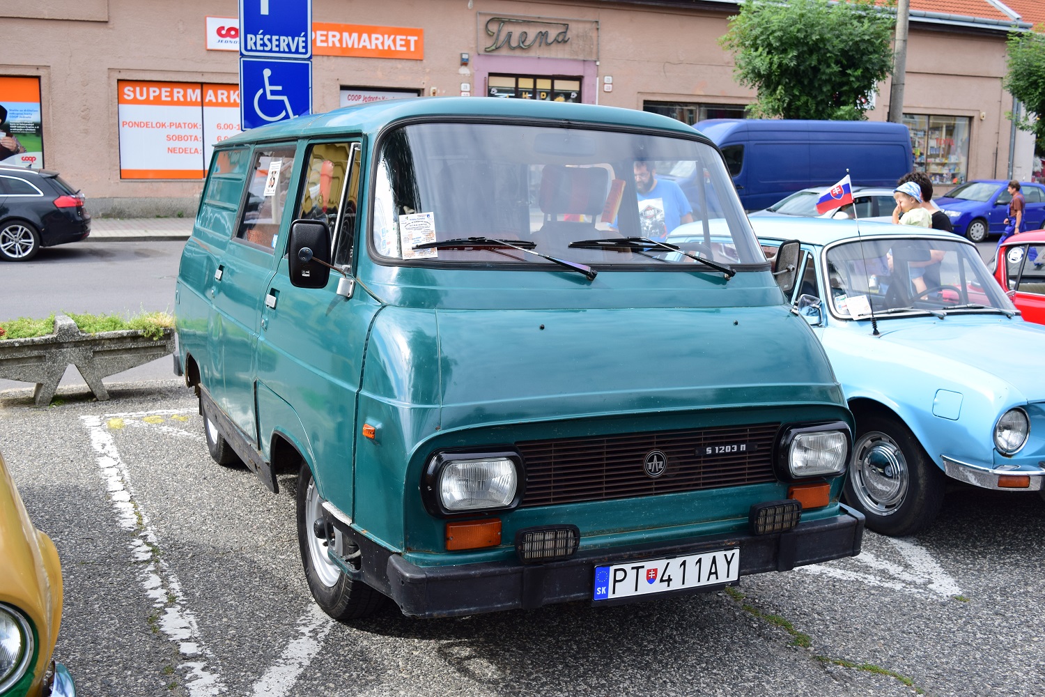 PT-411AY, TAZ (Trnava) Š 1203 