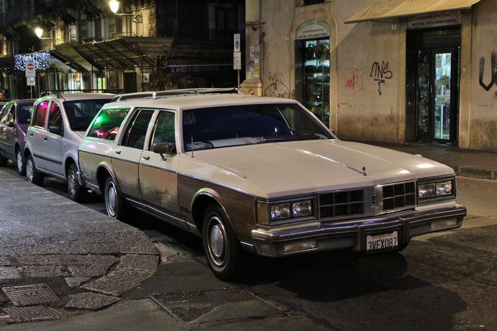 3VFX087, Oldsmobile Custom Cruiser 