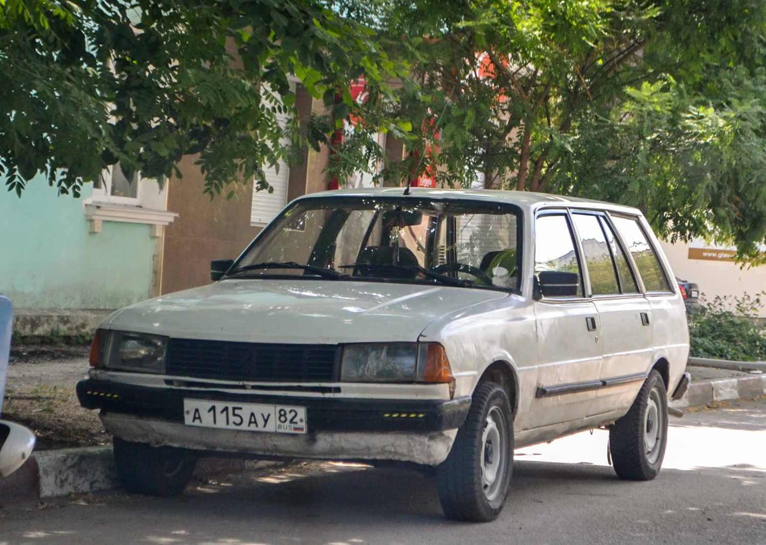 а 115 ау 82, Peugeot 305 Break, 1980–1988