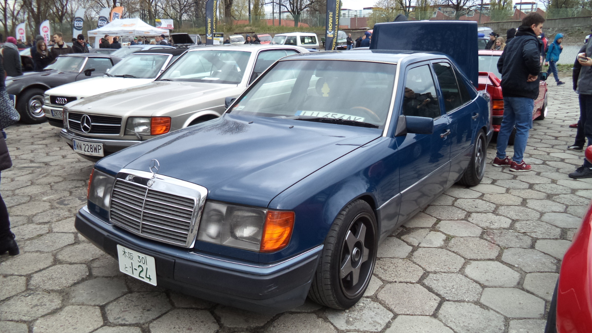 LU 656AK, Mercedes-Benz E-Klasse 1st gen Sedan (W124), 1984­–1995