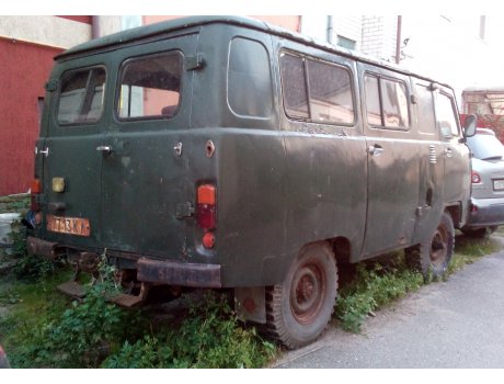 е 7713 КЛ, UAZ 452