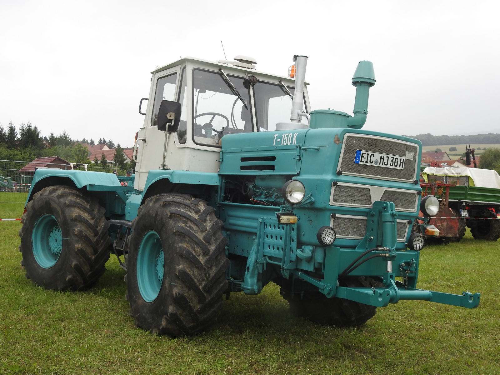 EIC MJ 30 H, KhTZ Т-150К 