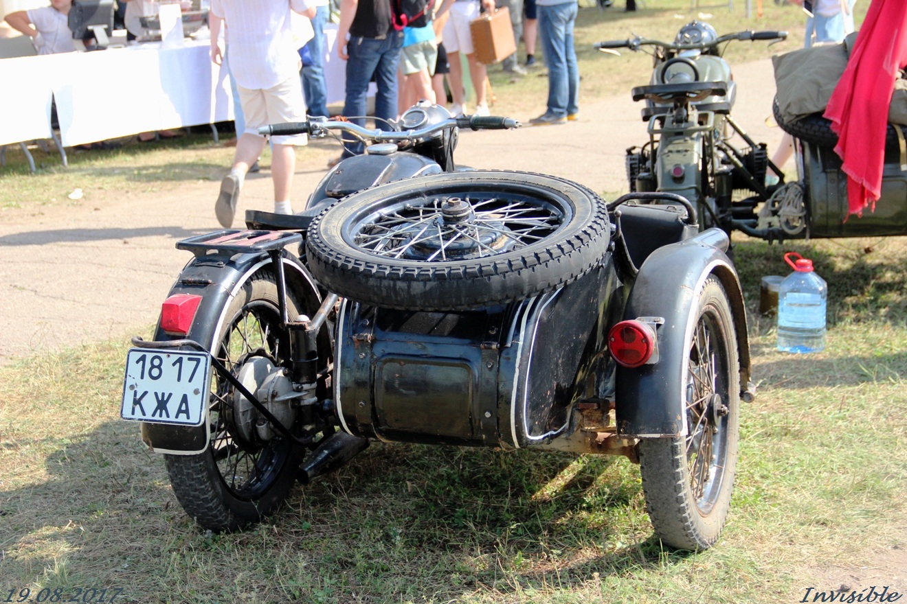 1817 КЖА, Dnepr (KMZ) М-72 