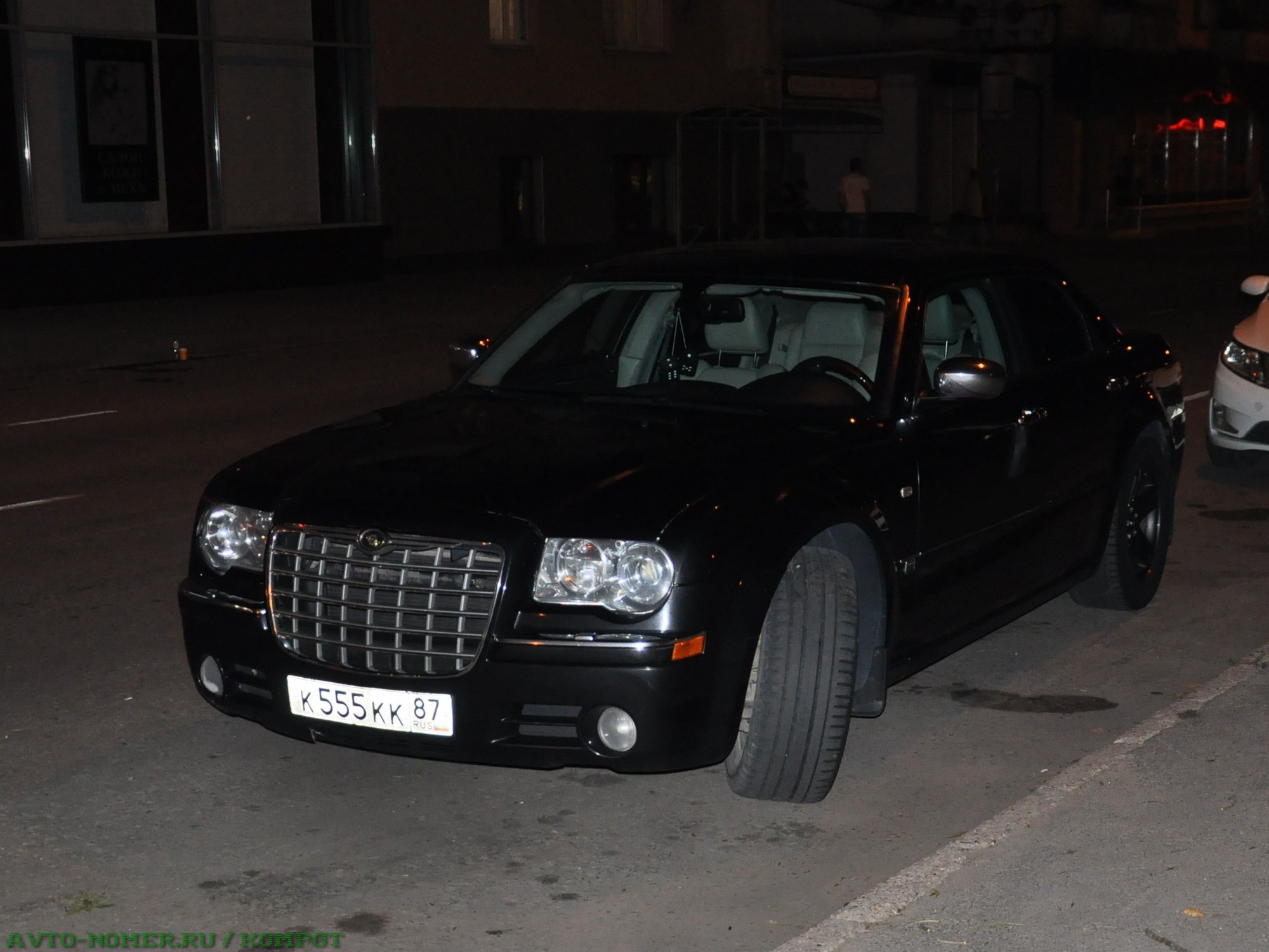 к 555 кк 87, Chrysler 300/300C 1st gen Sedan (LX), 2004–2010