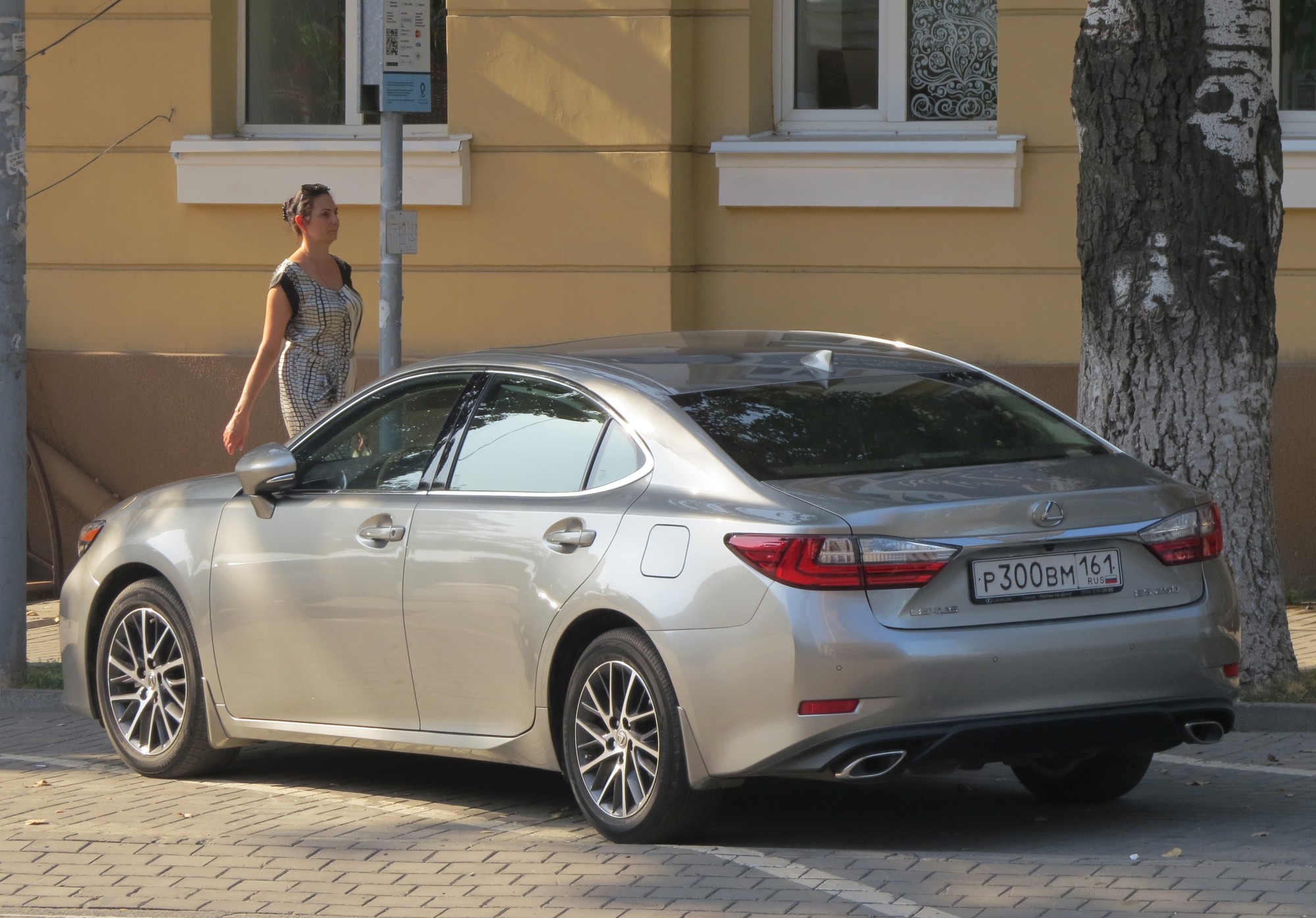 р 300 вм 161, Lexus ES 