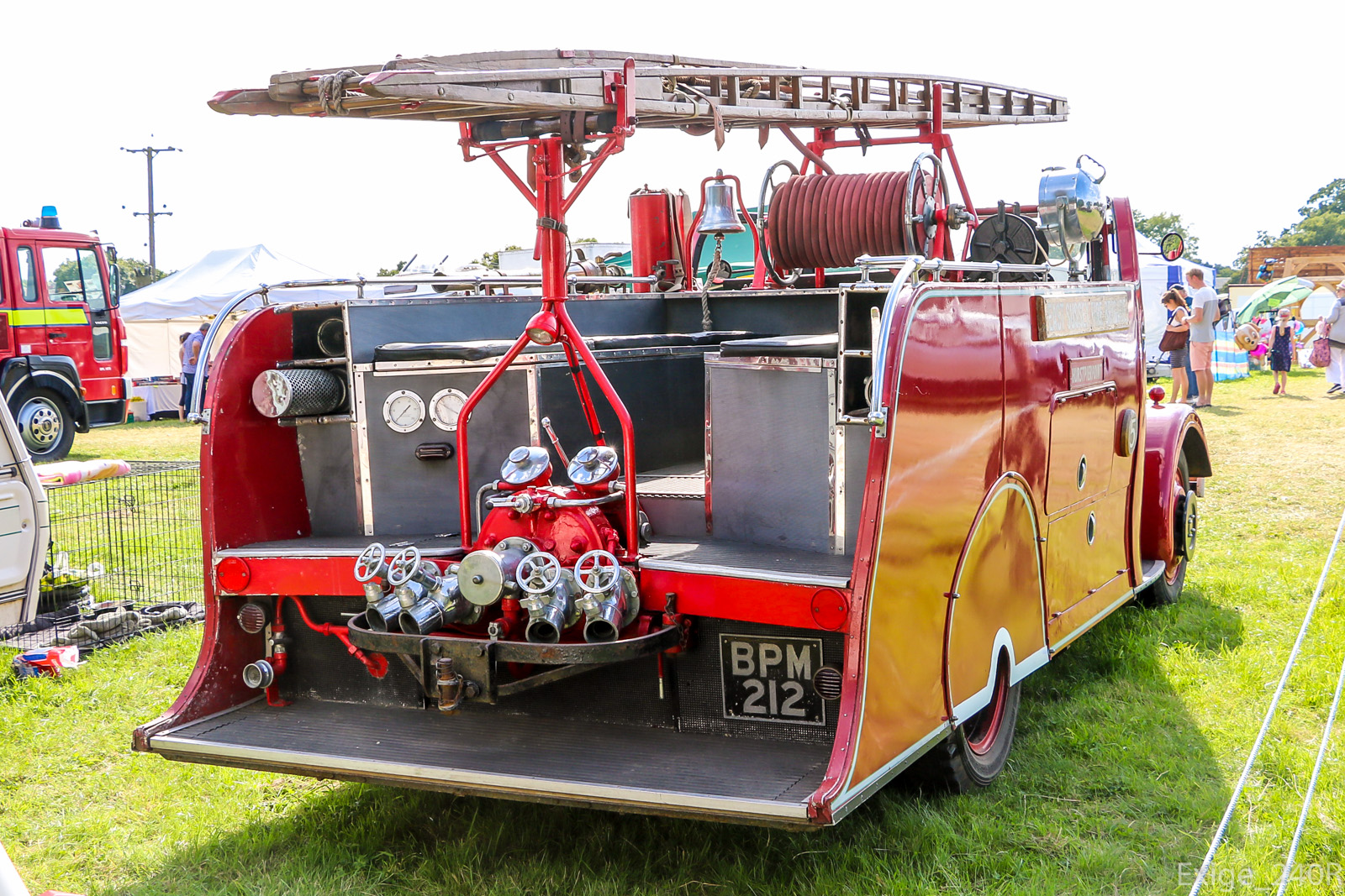 BPM212, Dennis Light Four 