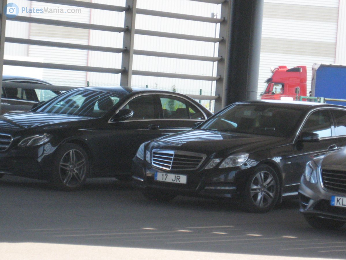 17 JR, Mercedes-Benz E-Klasse 4th gen Sedan (W212), 2009­–2013