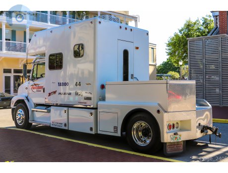 Y43 LAE, Freightliner FL-Series