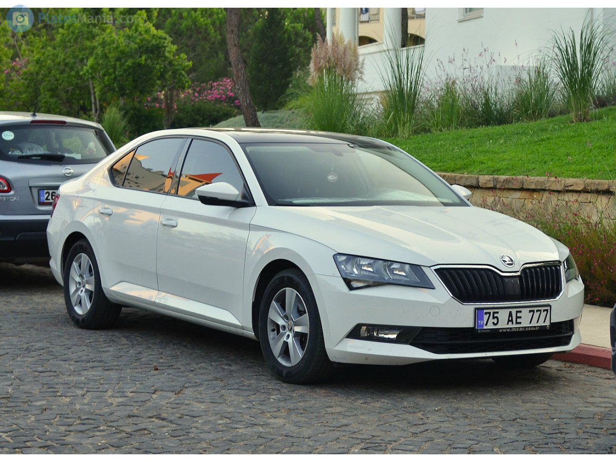 75 AE 777, Skoda Superb 