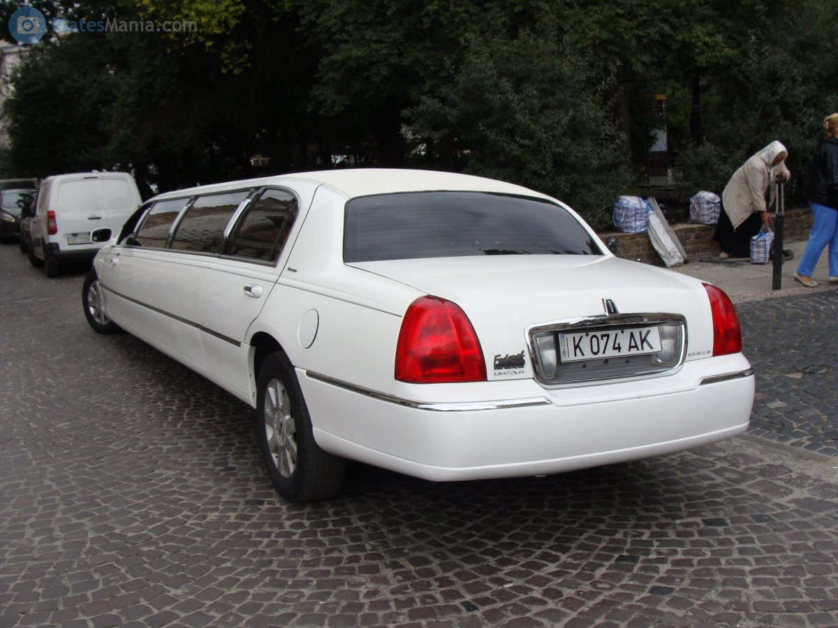 K 074 AK, Lincoln Town Car 3rd gen (FN145), facelift, 2003–2011