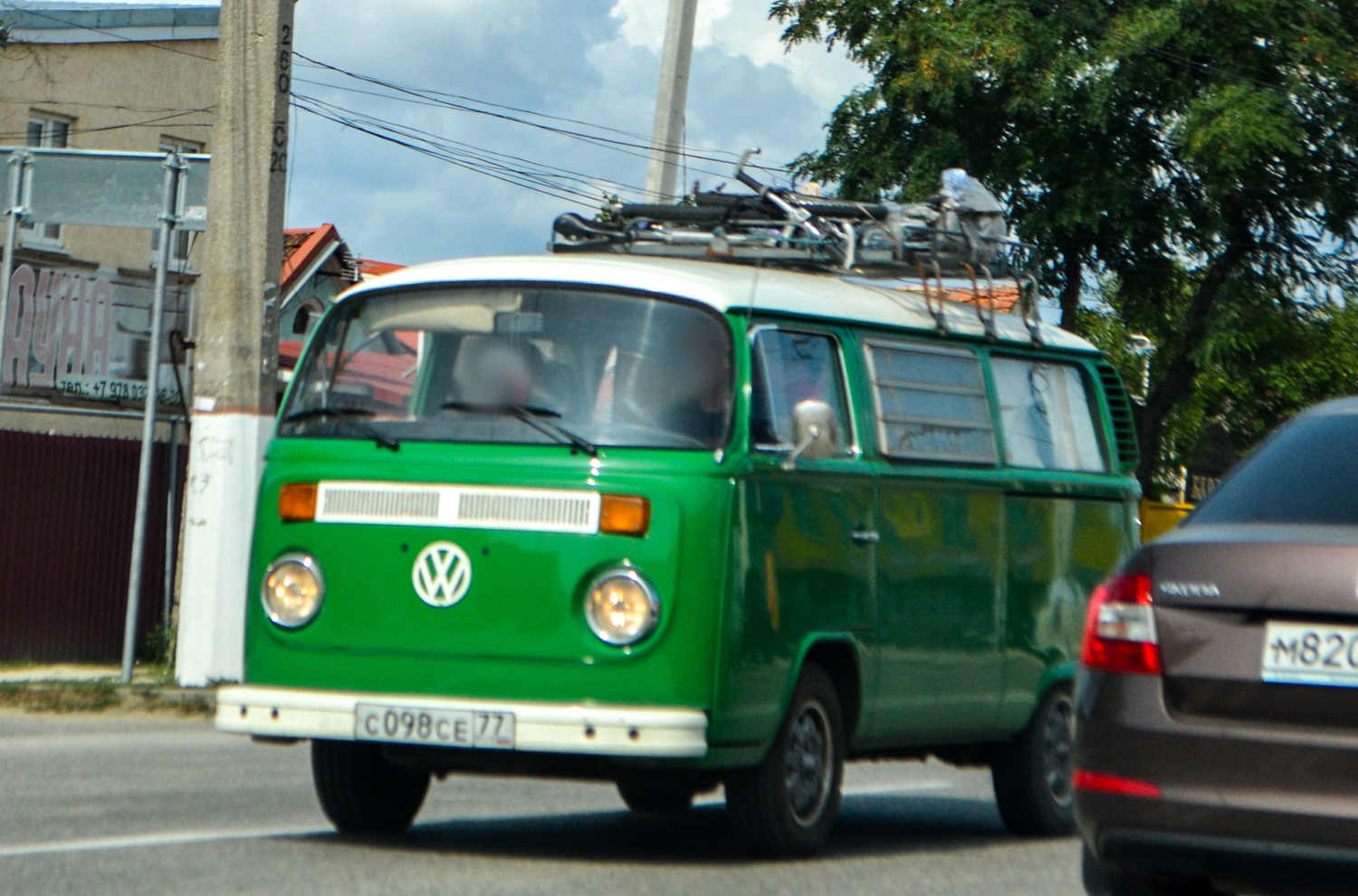 с 098 се 77, Volkswagen Kombi 2nd gen Bus/Kombi Van (T2b), 1st facelift, 1967–1979 (–1982 for BR- and MX-market)