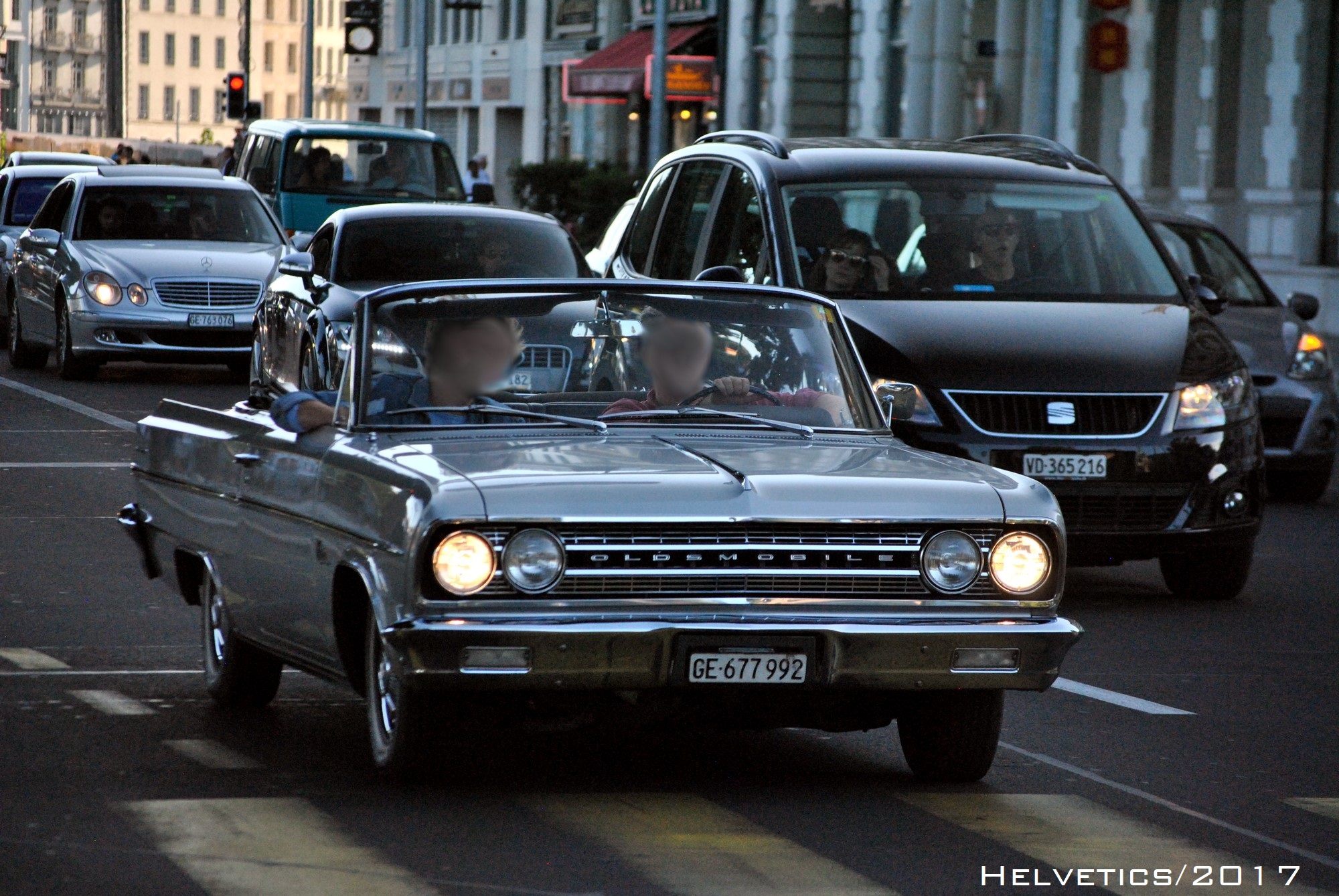 GE 677992, Oldsmobile F-85 1st gen 1963 Cutlass Convertible, 2nd facelift, 1962–1963