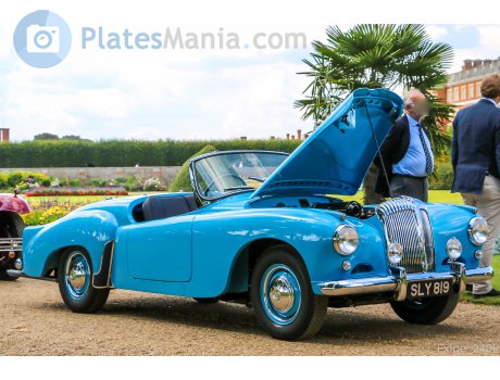 SLY 819, Daimler Conquest