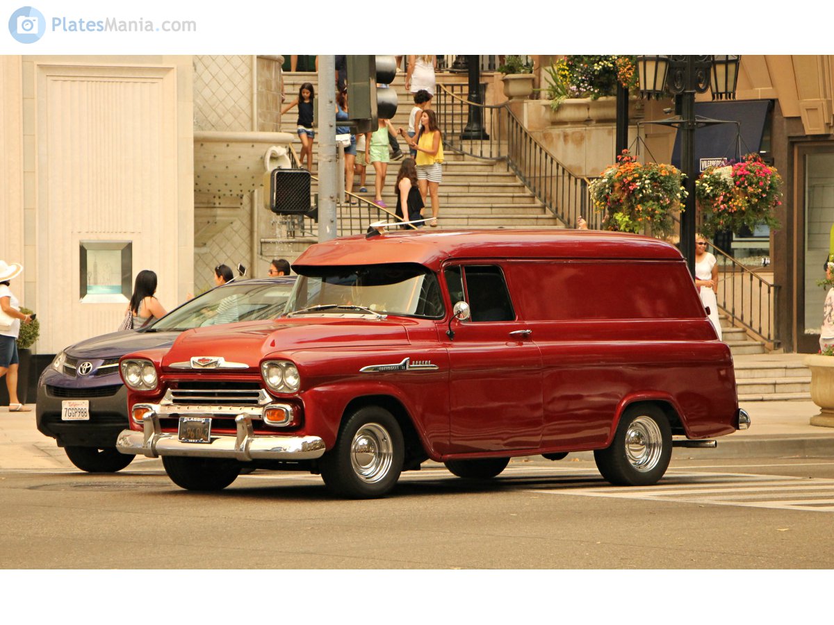 L 96 402, Chevrolet Task Force Light-Duty Apache 30 Panel Van (A-body), facelift, 1957–1959