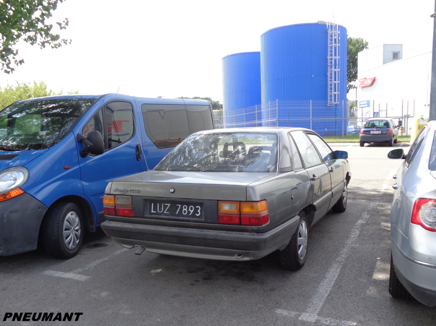 LUZ 7893, Audi 100 3rd gen Sedan (C3/44), 1982–1991