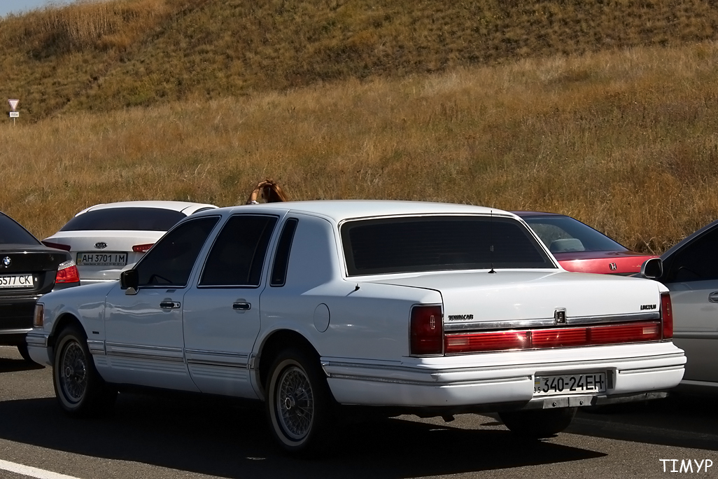 05 340-24 EH, Lincoln Town Car 2nd gen (FN36/116), 1989–1997