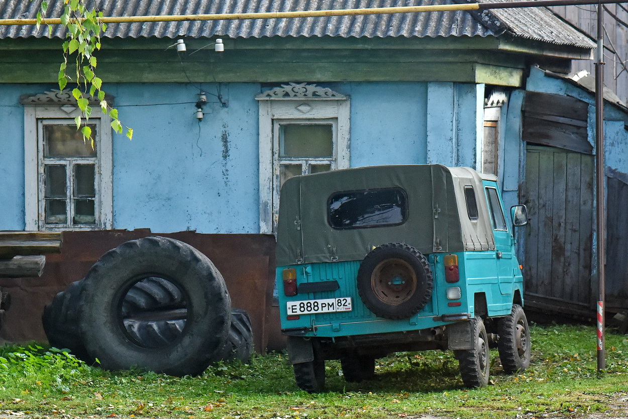 е 888 рм 82, LuAZ 1302 