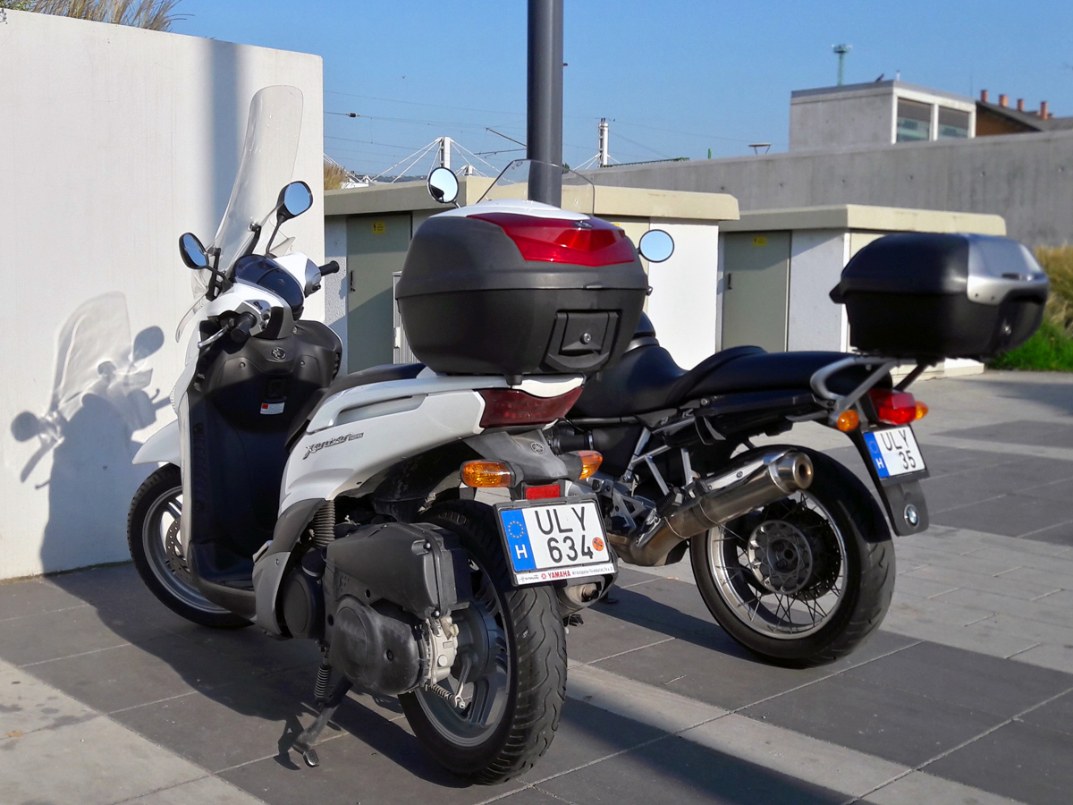 ULY-634, Yamaha Xenter 