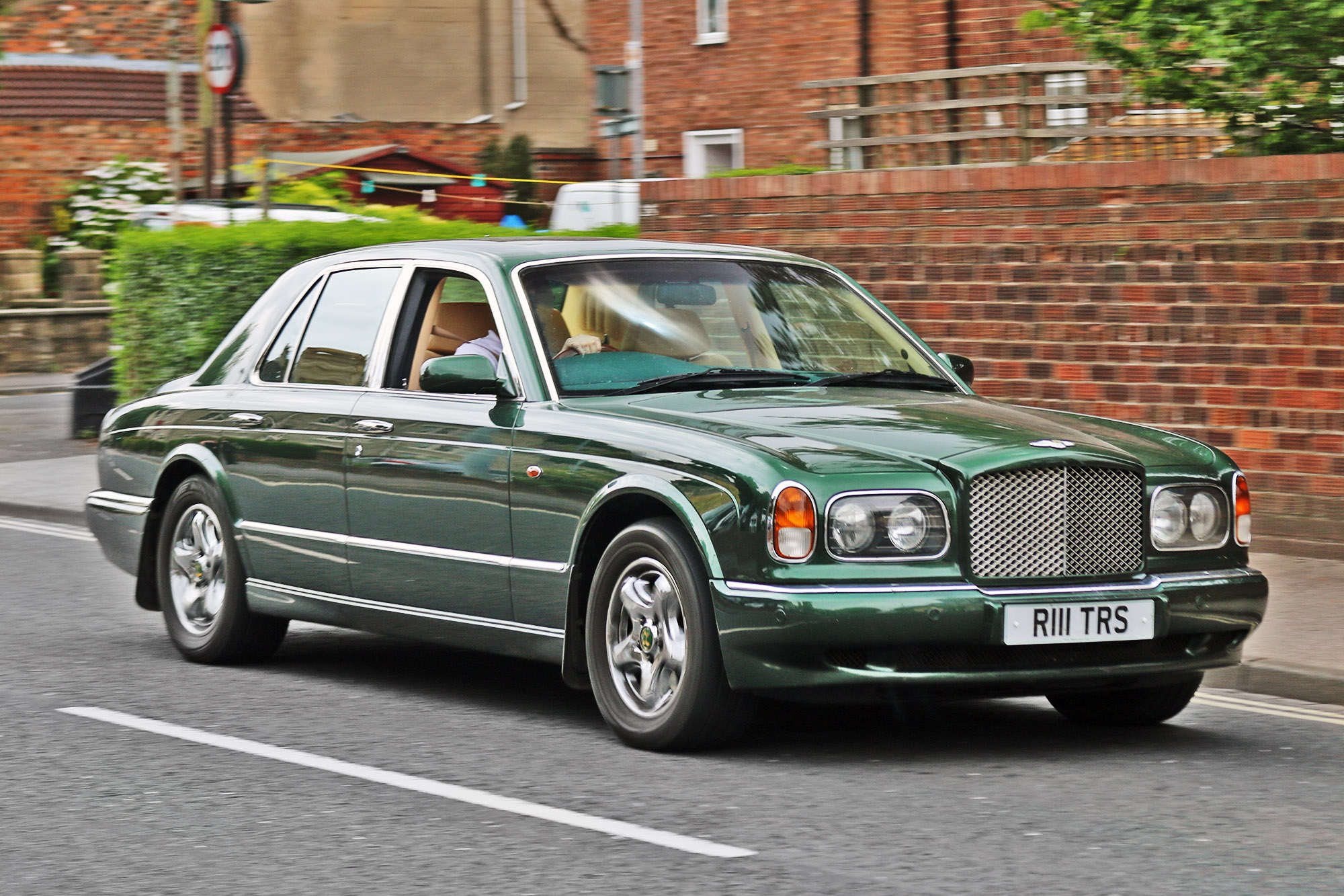 R111TRS, Bentley Arnage 1st gen, 1998–2005