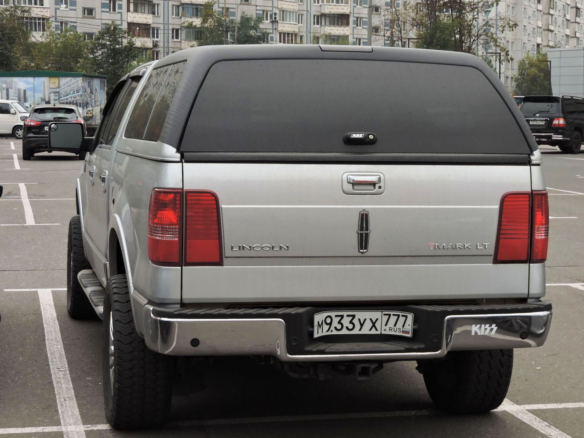 м 933 ух 777, Lincoln Mark LT 1st gen (P397; NA-market), 2005–2008