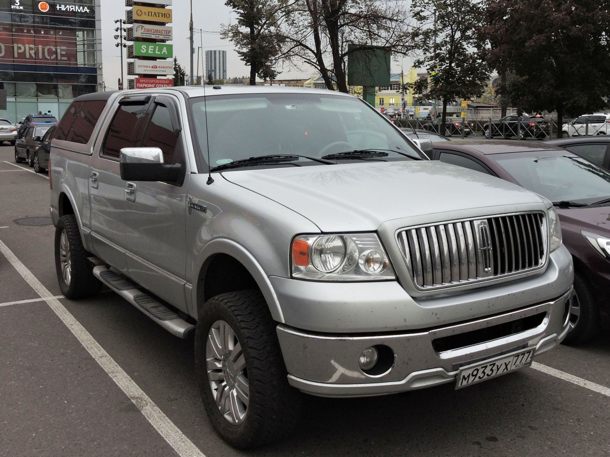 м 933 ух 777, Lincoln Mark LT 1st gen (P397; NA-market), 2005–2008