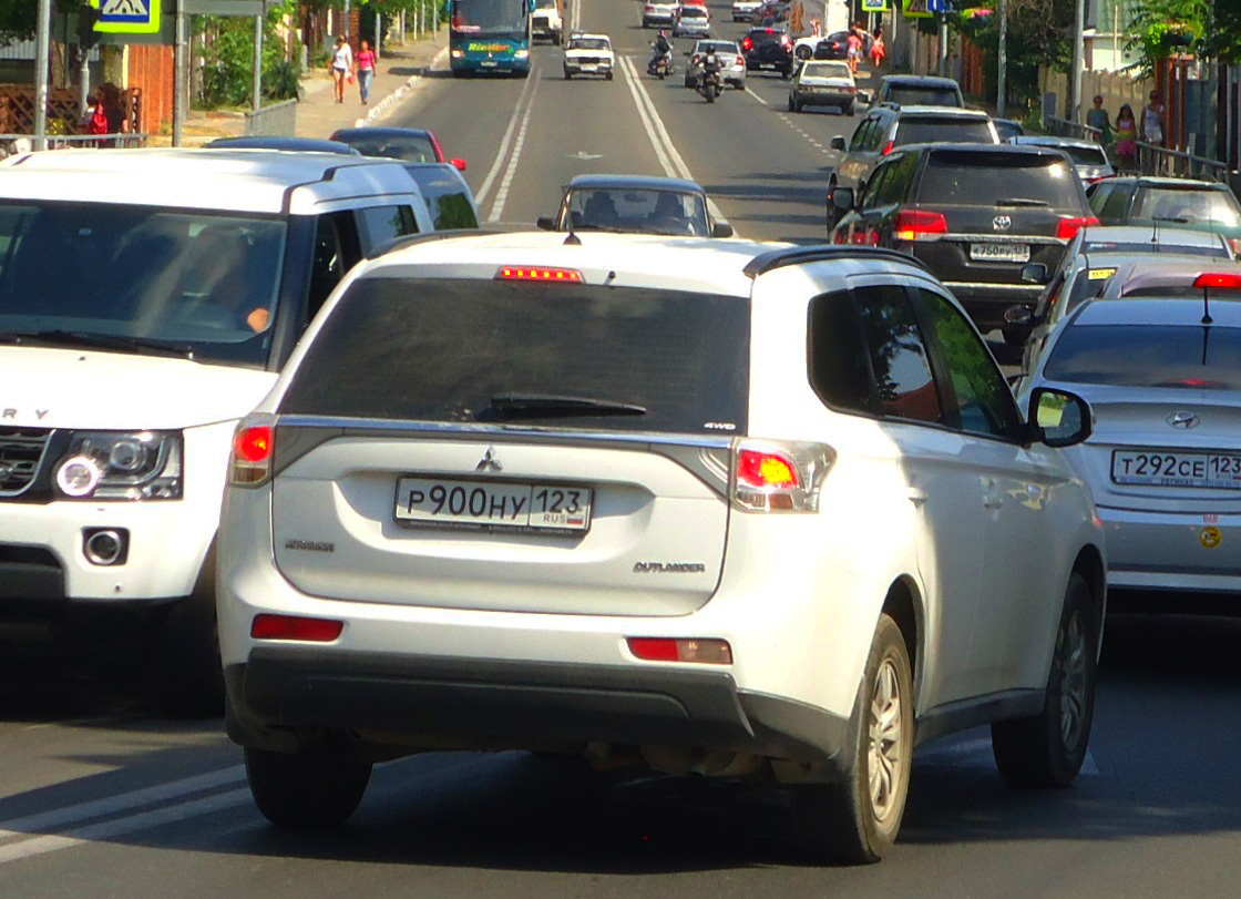 р 900 ну 123, Mitsubishi Outlander 