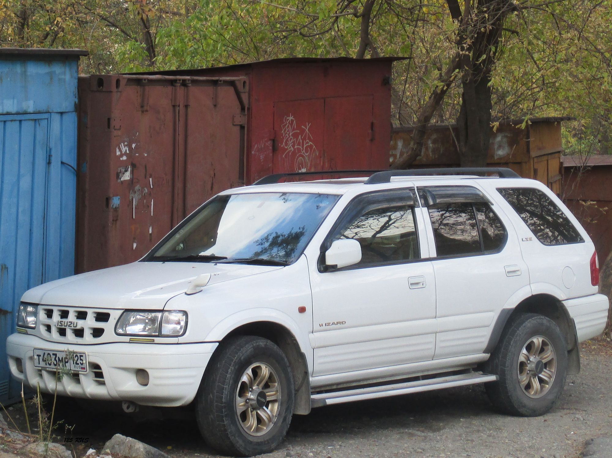 т 403 мр 125, Isuzu Wizard 