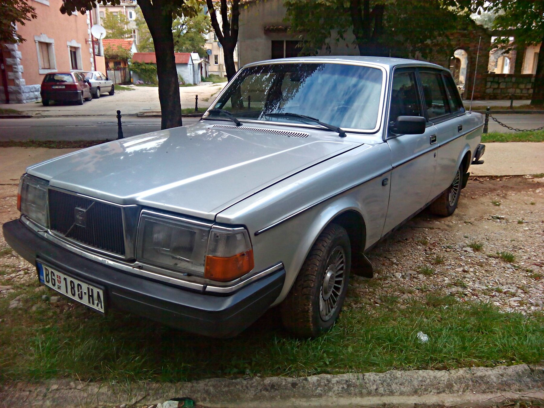 BG 180-HA, Volvo 240-Series 1st gen 4-door Sedan (244), facelift, 1978–1993