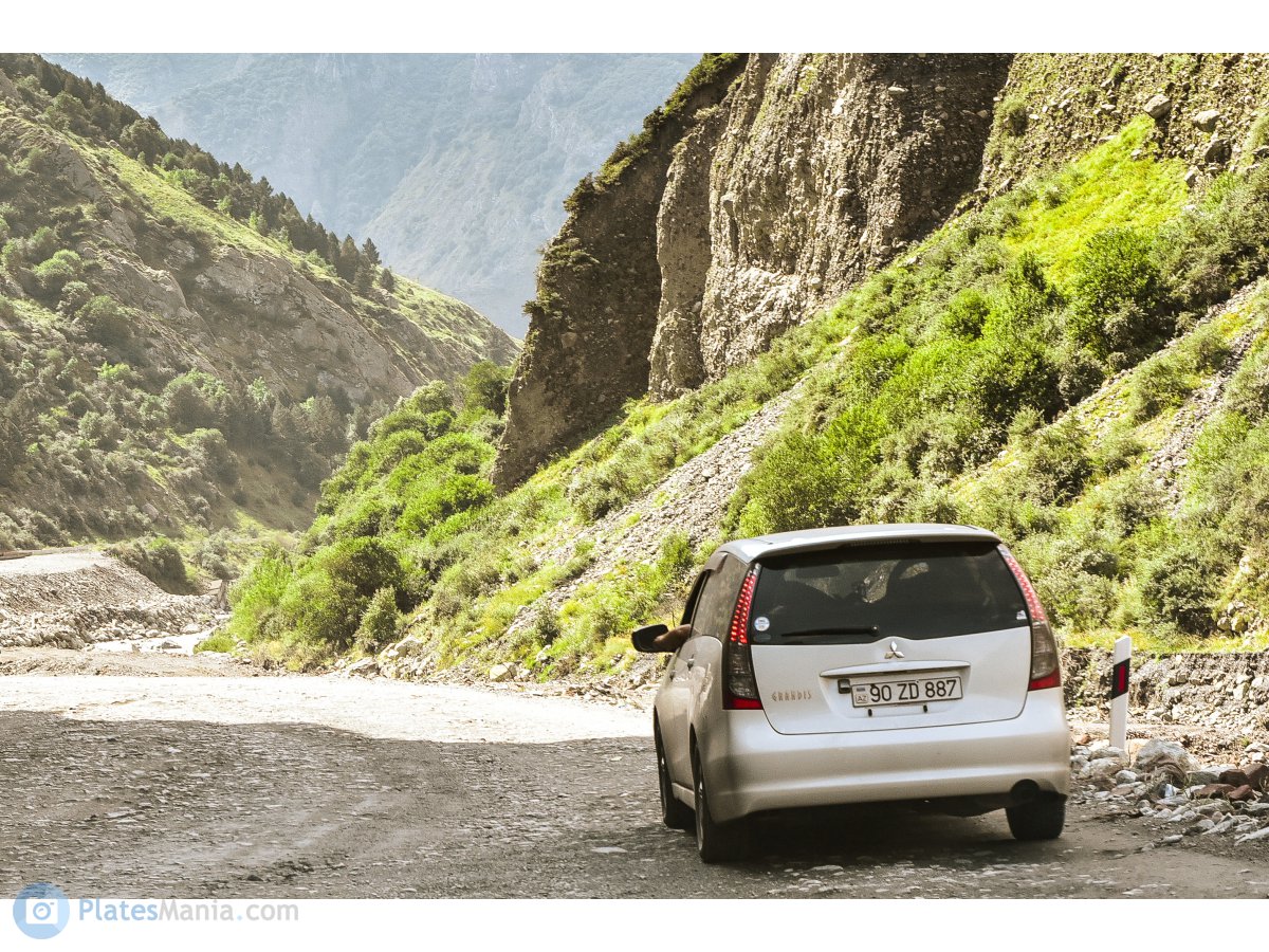 90 ZD 887, Mitsubishi Grandis 1st gen (NA/BA), 2003–2011