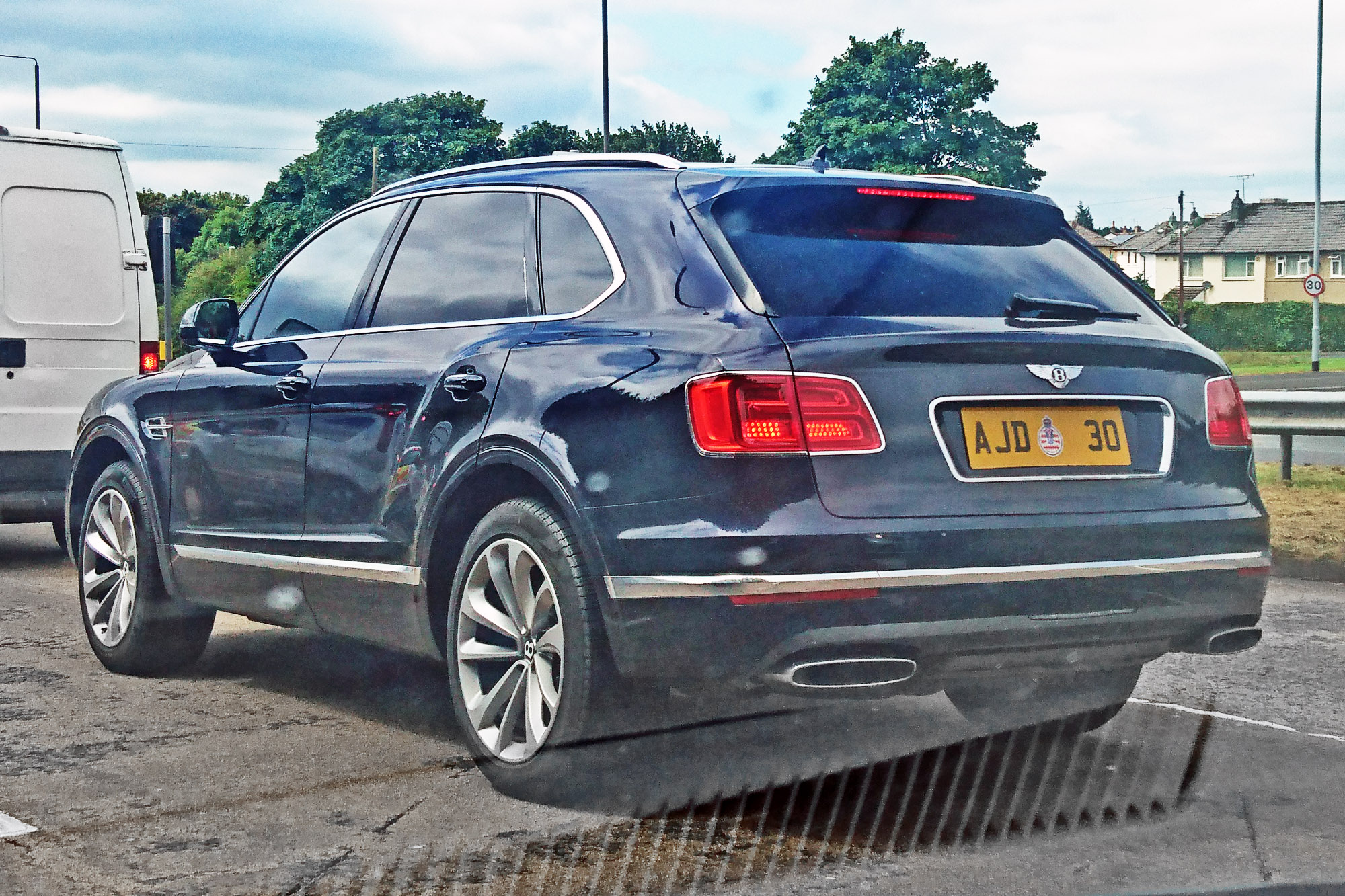 AJD30, Bentley Bentayga 1st gen (PL71), 2016–2020