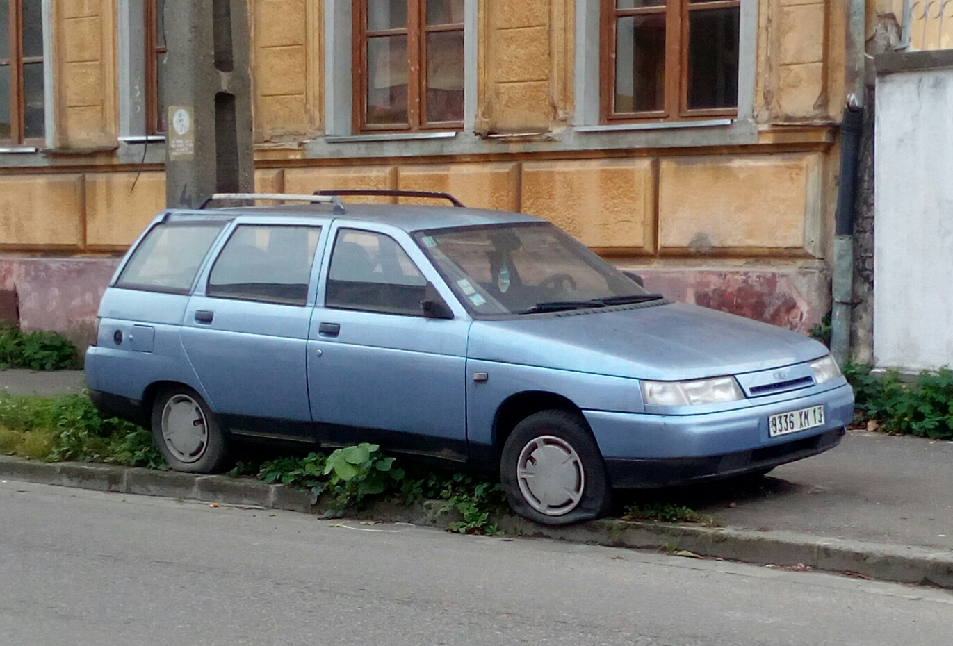 9336 XM 13, Lada (VAZ) 2111 